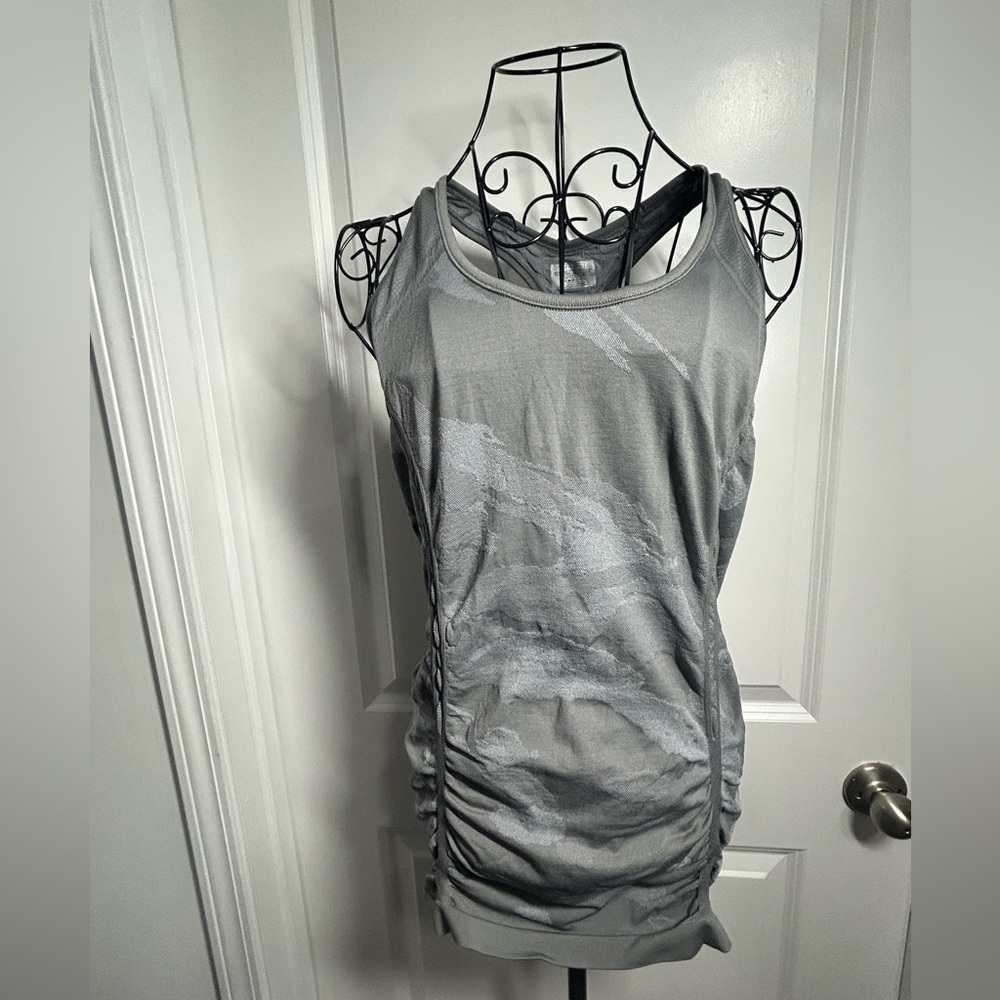 Athleta Printed‎ Gray Long Women's Tank Top